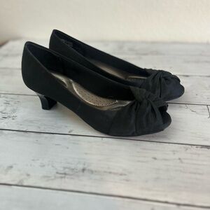 Abella Soze 6 satin kitten heels peek toe